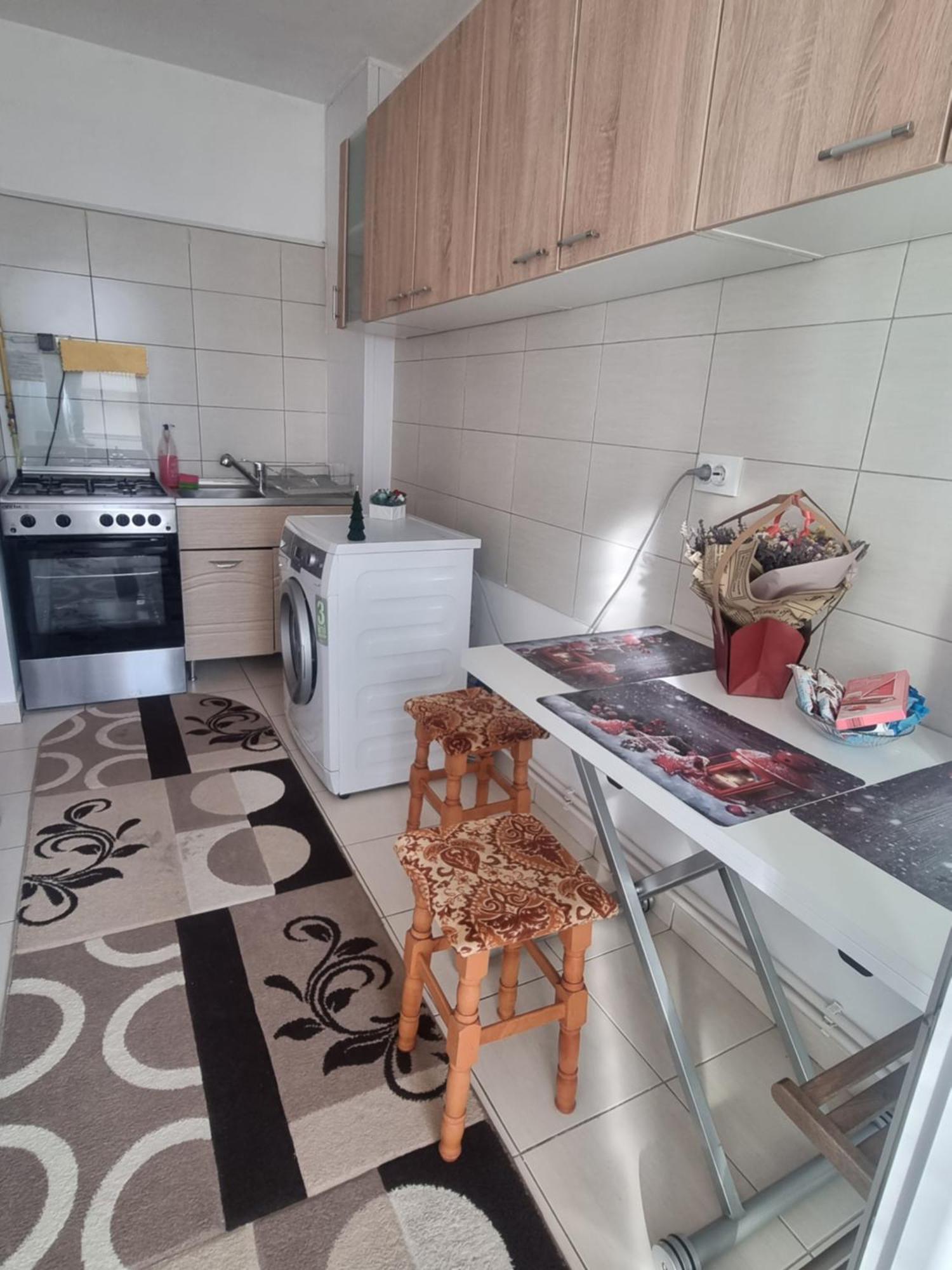 Garsoniera Emilia Câmpulung Moldovenesc Quarto foto